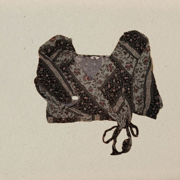 American Eagle Paisley Crop Tie Puff Sleeve Shirt - Size M - Picture 2 of 3